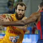 Sergio Rodríguez trata de zafarse de la marca contra Francia Sergio Rodríguez trata de zafarse de la marca contra Francia