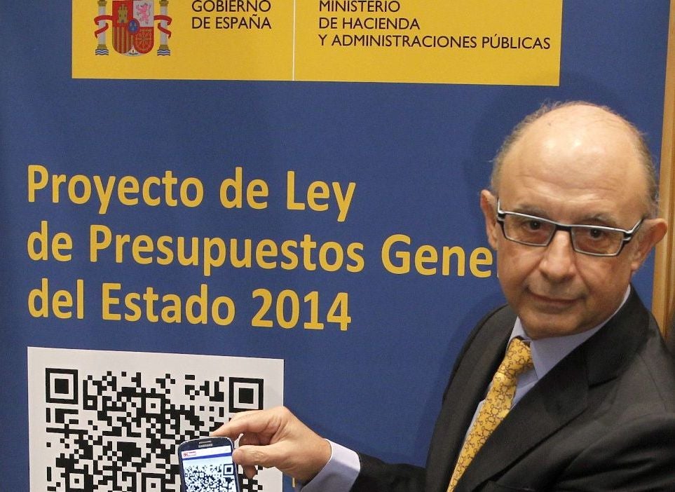 Cristóbal Montoro: "Digo que son unos presupuestos sociales porque casi el 53% del gasto va a servicios sociales" Cristóbal Montoro: "Digo que son unos presupuestos sociales porque casi el 53% del gasto va a servicios sociales"