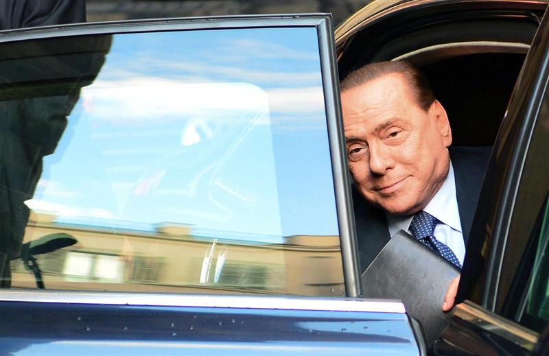 Silvio Berlusconi, condenado a tres años de cárcel por sobornar a un senador Silvio Berlusconi, condenado a tres años de cárcel por sobornar a un senador