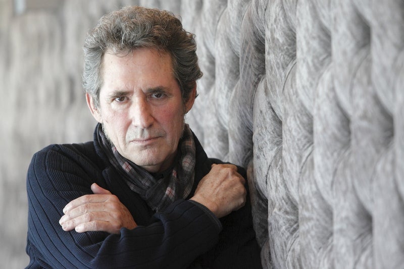 Miguel Ríos: "El dinero debería ir a investigar estas enfermedades, aunque se hicieran menos kilómetros de carreteras" Miguel Ríos: "El dinero debería ir a investigar estas enfermedades, aunque se hicieran menos kilómetros de carreteras"