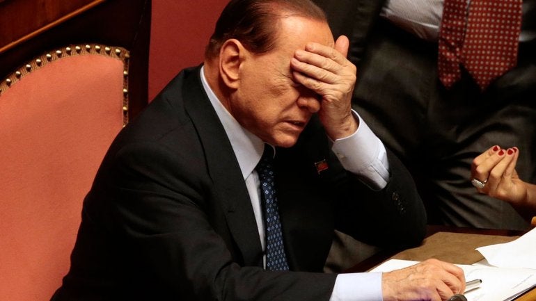 Berlusconi: "Cuando veo jugar al Milan siento un verdadero dolor de estómago" Berlusconi: "Cuando veo jugar al Milan siento un verdadero dolor de estómago"