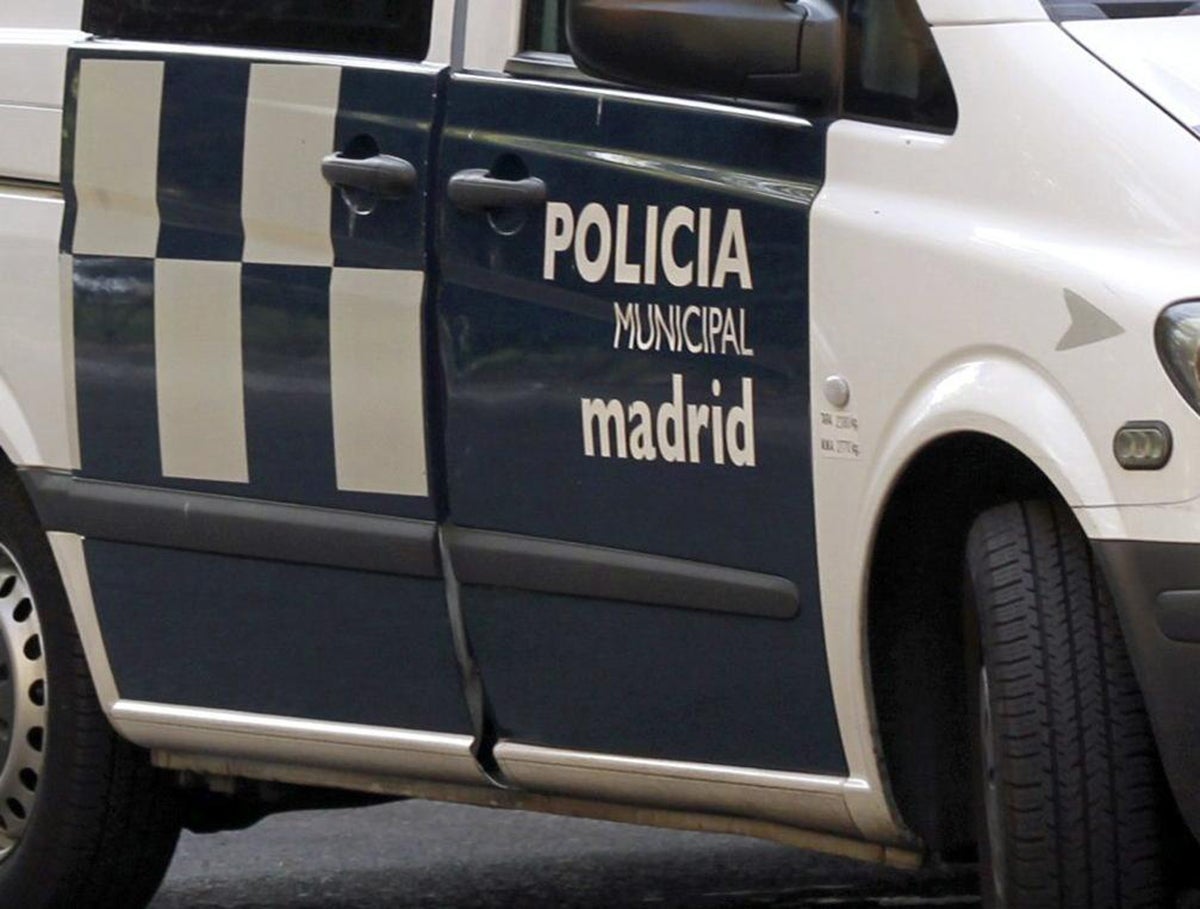 Una joven clava un cuchillo jamonero en la pierna de su novio después de que éste le pegara varios puñetazos Una joven clava un cuchillo jamonero en la pierna de su novio después de que éste le pegara varios puñetazos