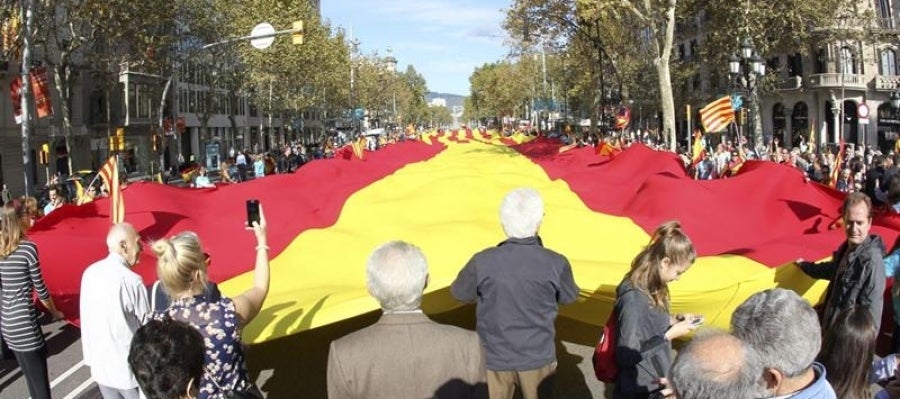 Bandera de España y Cataluña en Barcelona Bandera de España y Cataluña en Barcelona