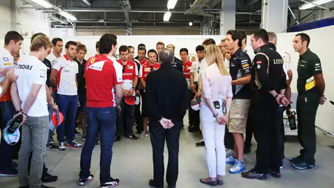 Minuto de silencio por Villota Minuto de silencio por Villota