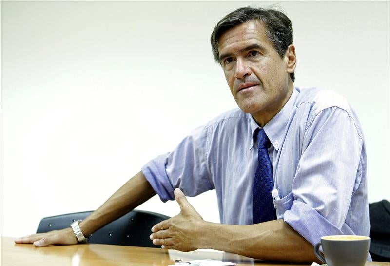 López Aguilar pide al PSOE una readmisión "tan ejemplar e inmediata" como fue su suspensión López Aguilar pide al PSOE una readmisión "tan ejemplar e inmediata" como fue su suspensión