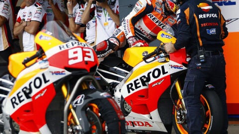 Marc M&aacute;rquez tras ser descalificado en el GP de Australia