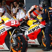 Marc Márquez tras ser descalificado en el GP de Australia Marc Márquez tras ser descalificado en el GP de Australia