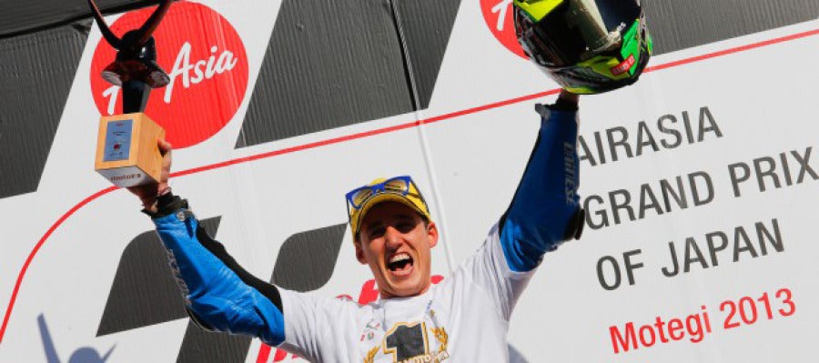 Pol Espargaró celebra el triunfo en el GP de Japçon que le proclama campeón del mundo de Moto 2 Pol Espargaró celebra el triunfo en el GP de Japçon que le proclama campeón del mundo de Moto 2