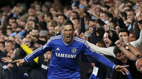 Fernando Torres celebra un gol con el Chelsea ante el City