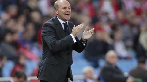 Pepe Mel anima a sus jugadores