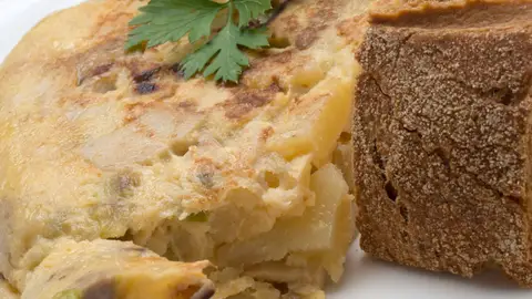 Tortilla de hongos y patatas Tortilla de hongos y patatas