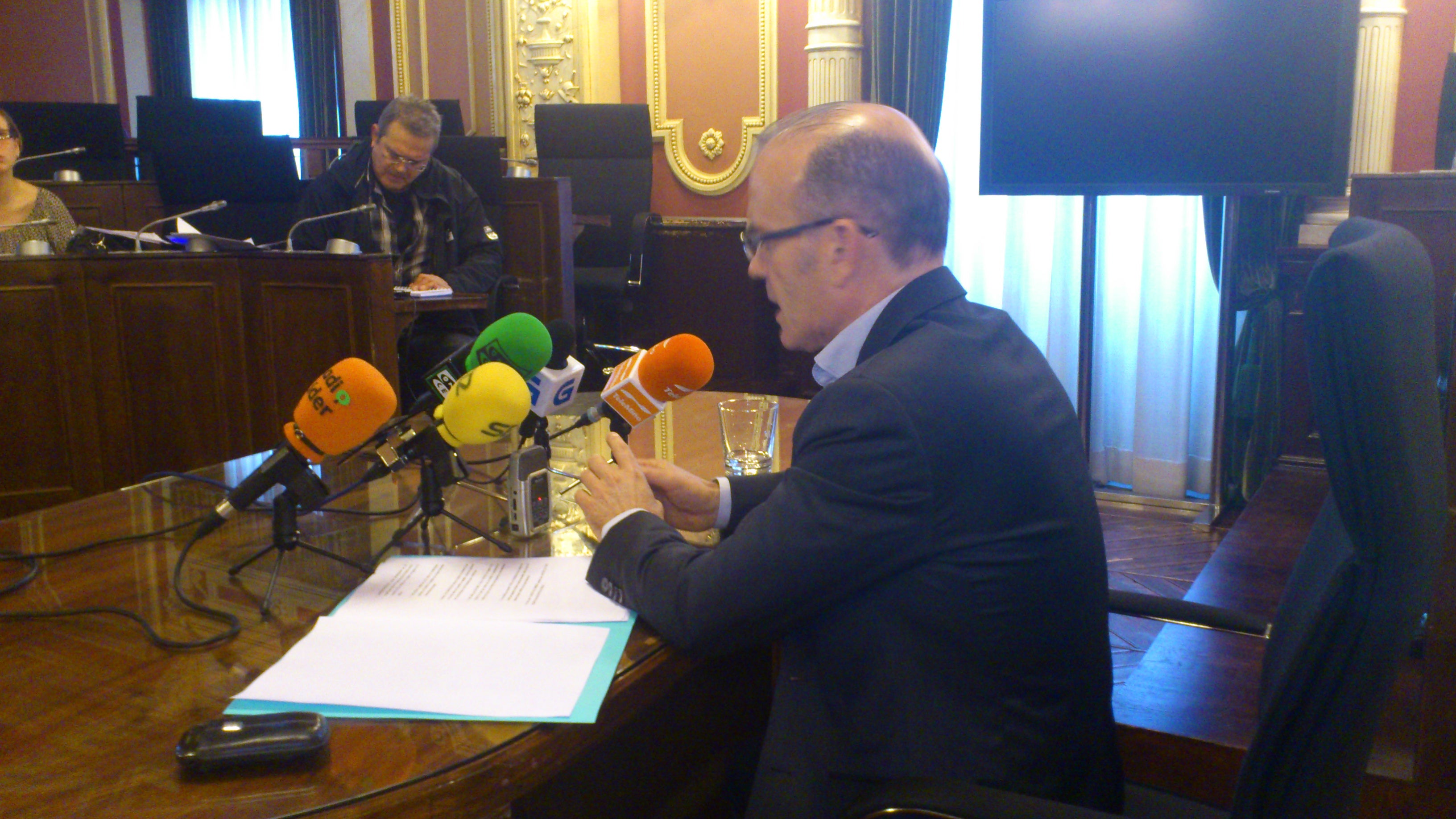 Convulsión no socialismo ourensán tras un pleno con apoio a DO Convulsión no socialismo ourensán tras un pleno con apoio a DO