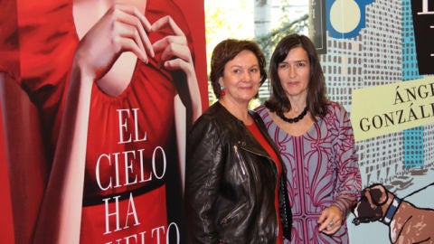 Clara S&aacute;nchez y Gonz&aacute;lez Sinde presentan sus libros.