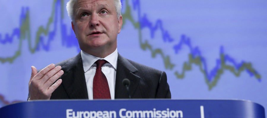 Olli Rehn en rueda de prensa Olli Rehn en rueda de prensa
