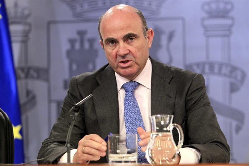 La Brújula de la Economía: Pulso entre de Guindos y Roldán La Brújula de la Economía: Pulso entre de Guindos y Roldán