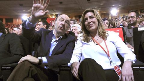 Alfredo P&eacute;rez Rubalcaba y Susana D&iacute;az, en la Conferencia Pol&iacute;tica del PSOE