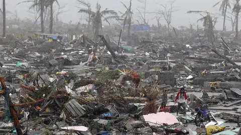 Devastación provocada por el paso del tifón Haiyan en la ciudad de Tacloban, Filipinas Devastación provocada por el paso del tifón Haiyan en la ciudad de Tacloban, Filipinas