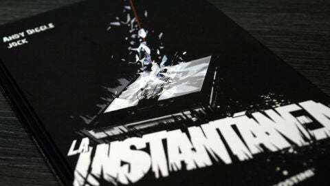 La Instant&aacute;nea. Portada.