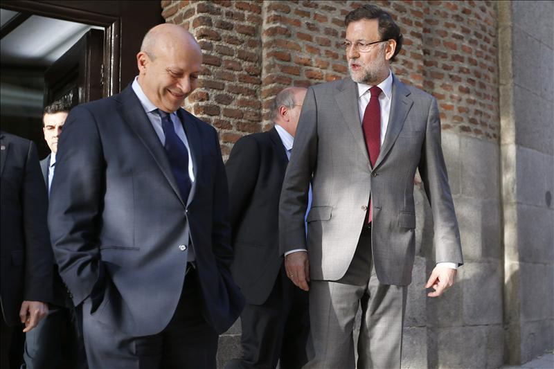 La tertulia: Rajoy mantiene a sus ministros La tertulia: Rajoy mantiene a sus ministros
