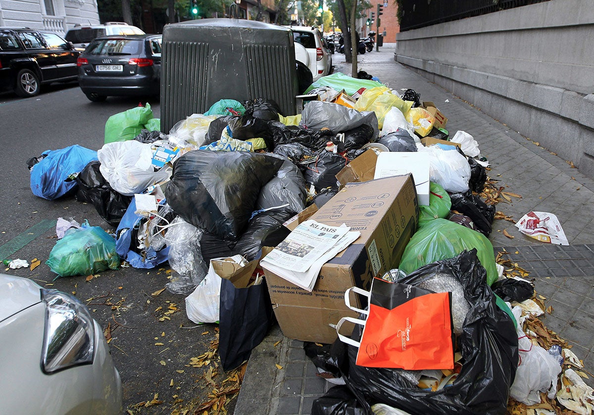 Los Fósforos: ¿Hasta dónde le llega la... basura? Los Fósforos: ¿Hasta dónde le llega la... basura?