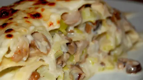 Lasaña de setas, langostinos y puerros Lasaña de setas, langostinos y puerros