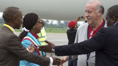 Del Bosque saluda a las autoridades locales