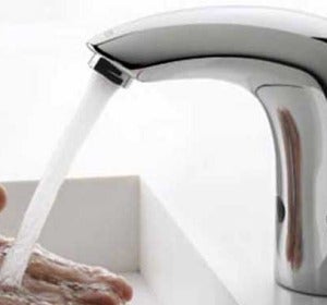 Lavado de manos con agua del grifo Lavado de manos con agua del grifo
