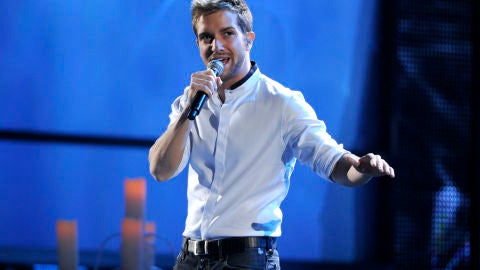 Pablo Albor&aacute;n deleit&oacute; con una de sus canciones
