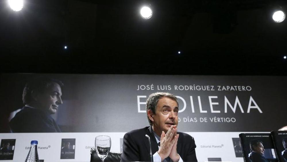 Zapatero en la presentación de su libro  "El dilema".