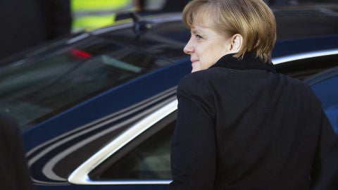 Merkel acuerda una "gran coalici&oacute;n" con los socialdem&oacute;cratas para gobernar