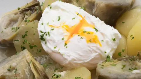 Alcachofas con patatas Alcachofas con patatas