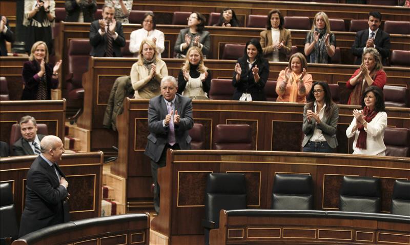 El Congreso da luz verde a la 'Ley Wert' con el apoyo en solitario del PP El Congreso da luz verde a la 'Ley Wert' con el apoyo en solitario del PP