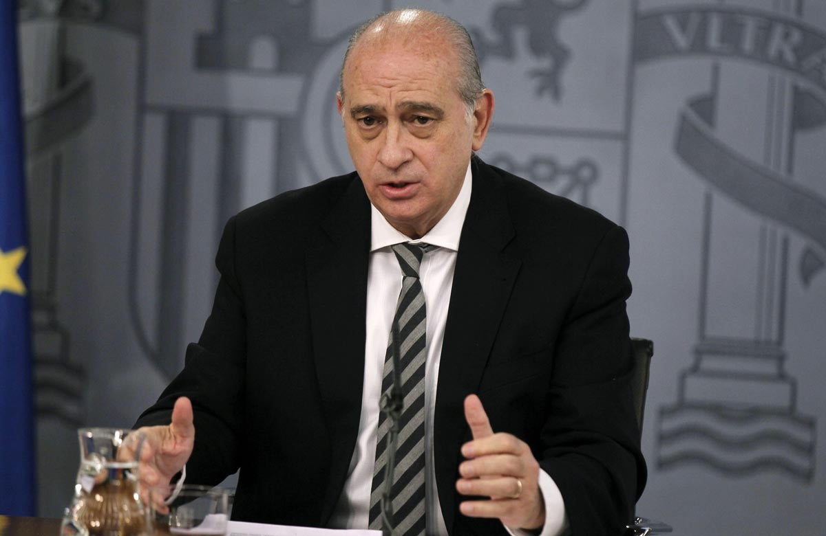 Fernández Díaz pide comparecer en el Congreso para explicar la tragedia de Ceuta Fernández Díaz pide comparecer en el Congreso para explicar la tragedia de Ceuta