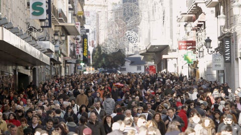 Los compradores salen a las calles