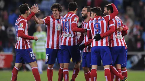 Los jugadores del Atlético celebran un gol Los jugadores del Atlético celebran un gol