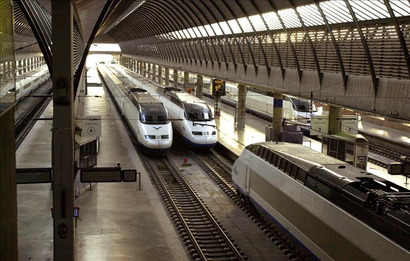 El PSOE vota en contra de una moción del PP para el restablecimiento de las cercanías El PSOE vota en contra de una moción del PP para el restablecimiento de las cercanías