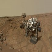 Curiosity. Sólo el robot marciano fue capaz de hacer sombra al higgs durante el año pasado.