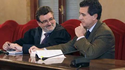 El expresidente balear Jaume Matas acompañado de su abogado, Miquel Arbona El expresidente balear Jaume Matas acompañado de su abogado, Miquel Arbona
