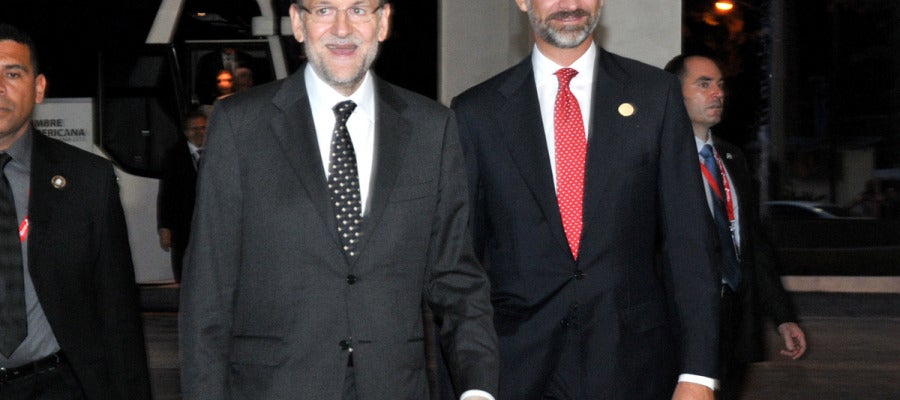 Mariano Rajoy y el Príncipe a su llegada a Sudáfrica Mariano Rajoy y el Príncipe a su llegada a Sudáfrica