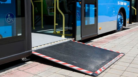 Rampa accesible para sillas de ruedas