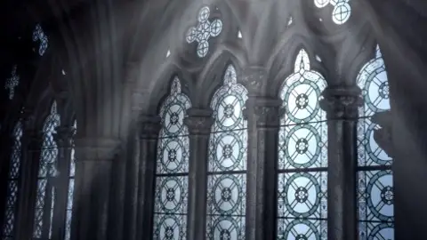 Ventana de una iglesia en España Ventana de una iglesia en España