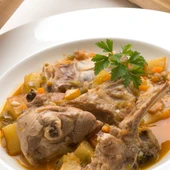 Caldereta de cordero con patatas Caldereta de cordero con patatas