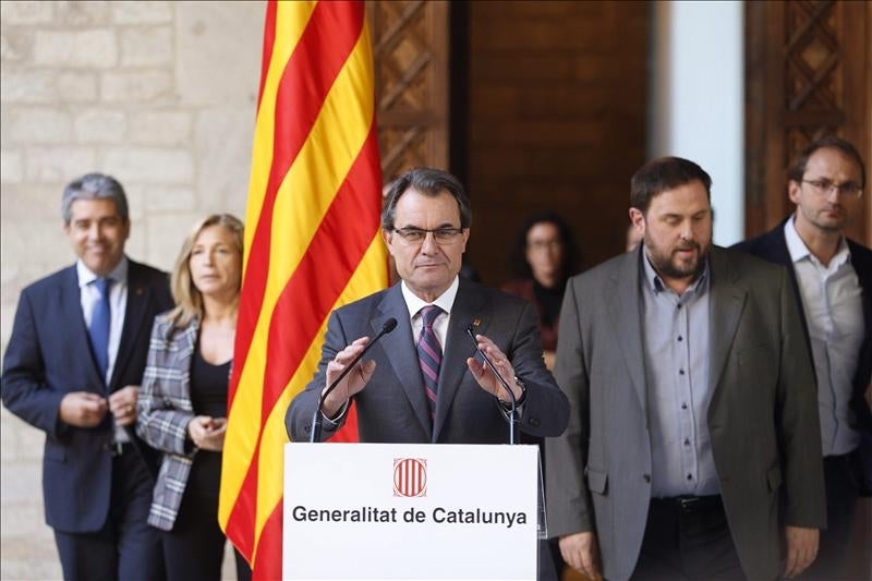 Tertulia: ¿Cómo piensa Mas hacer la consulta sin amparo legal? Tertulia: ¿Cómo piensa Mas hacer la consulta sin amparo legal?