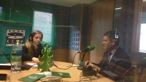 Susana Pedreira con el portavos de los socialistas en la Diputacion de Pontevedra
