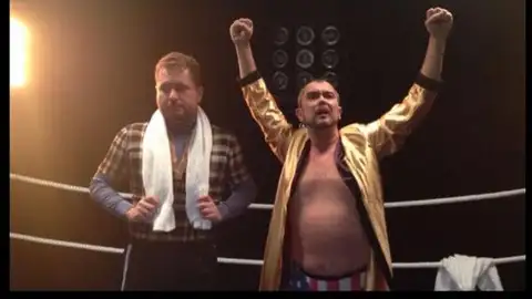 El Monaguillo y Arturo como 'Rocky' El Monaguillo y Arturo como 'Rocky'