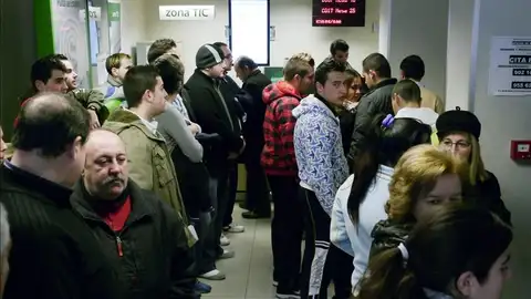 La OCDE ve correcta la reforma laboral, pero insuficiente para bajar el paro La OCDE ve correcta la reforma laboral, pero insuficiente para bajar el paro