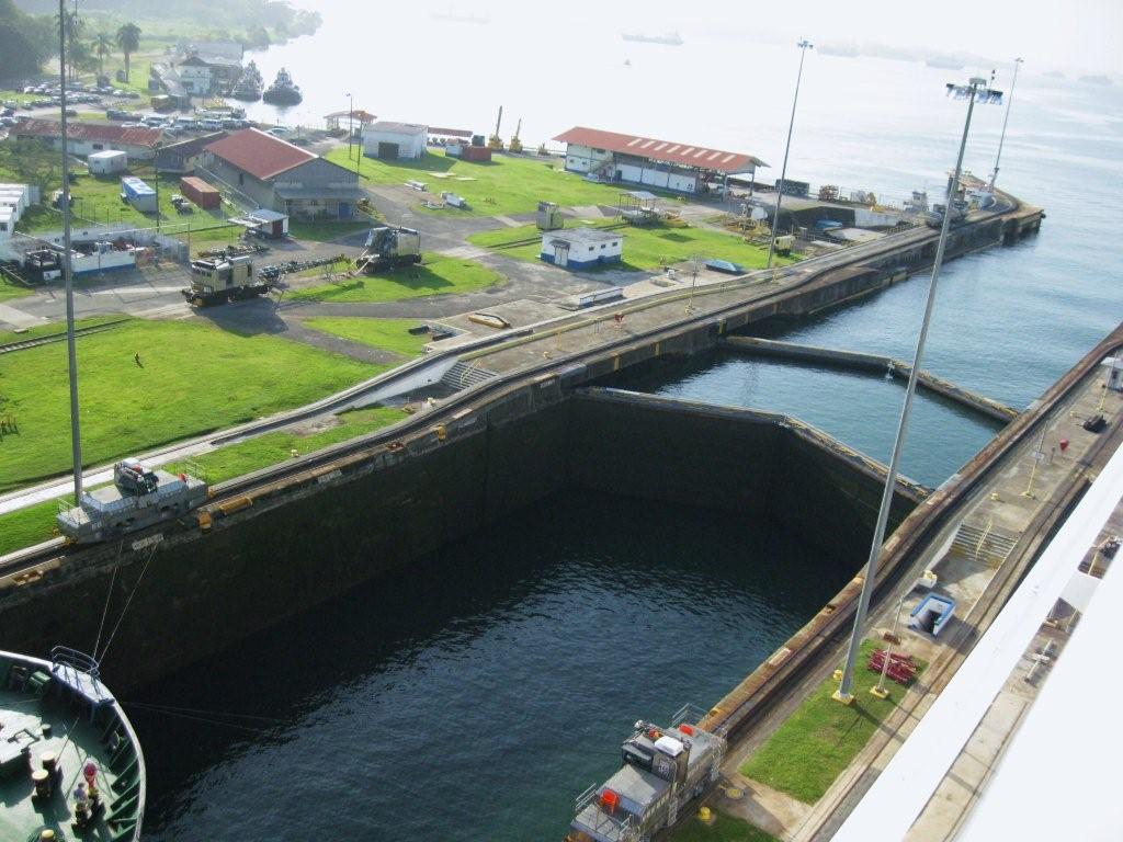 Un mundo feliz: El canal de Panamá Un mundo feliz: El canal de Panamá