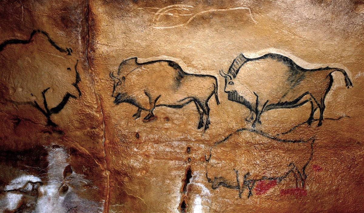 Roberto Ontañón director del Museo de Prehistoria y Arqueología de Cantabria: "Las pinturas más antiguas son de hace 35.000 años" Roberto Ontañón director del Museo de Prehistoria y Arqueología de Cantabria: "Las pinturas más antiguas son de hace 35.000 años"