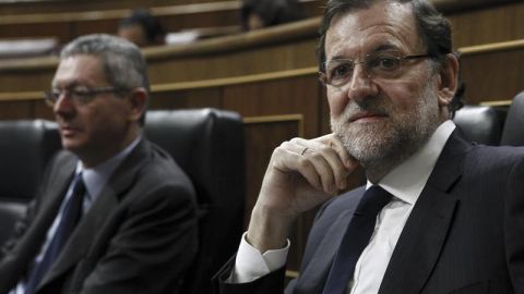 Mariano Rajoy y Alberto Ruiz-Gallard&oacute;n, en el Congreso