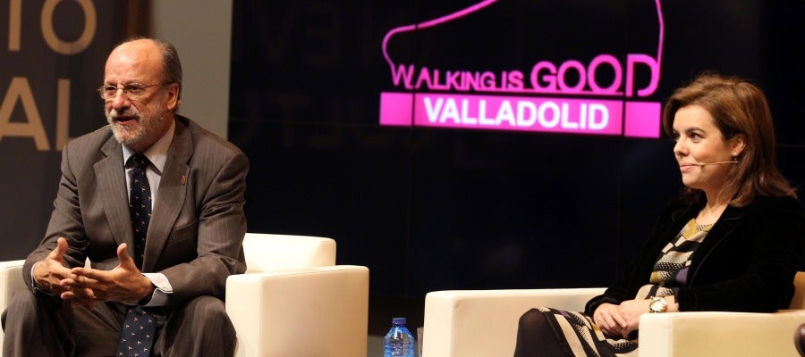 El alcalde de Valladolid, Javier León de la Riva, junto a la vicepresidenta del Gobierno, Soraya Sáez de Santamaría, durante la presentacion de la oferta turística de Valladolid en Fitur El alcalde de Valladolid, Javier León de la Riva, junto a la vicepresidenta del Gobierno, Soraya Sáez de Santamaría, durante la presentacion de la oferta turística de Valladolid en Fitur